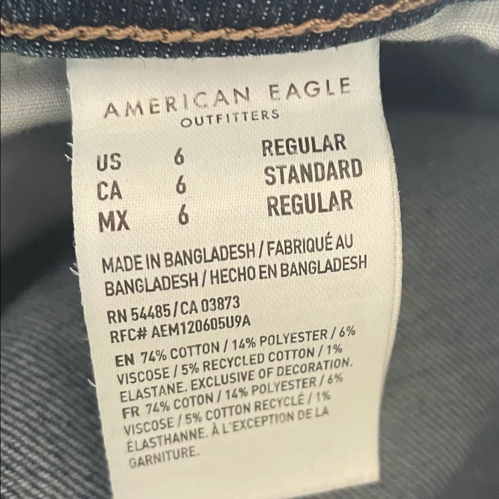 American Eagle light wash high waist mom denim blue jean size 6 - Picture 11 of 11